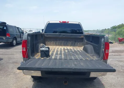 1GCHK236X8F106036